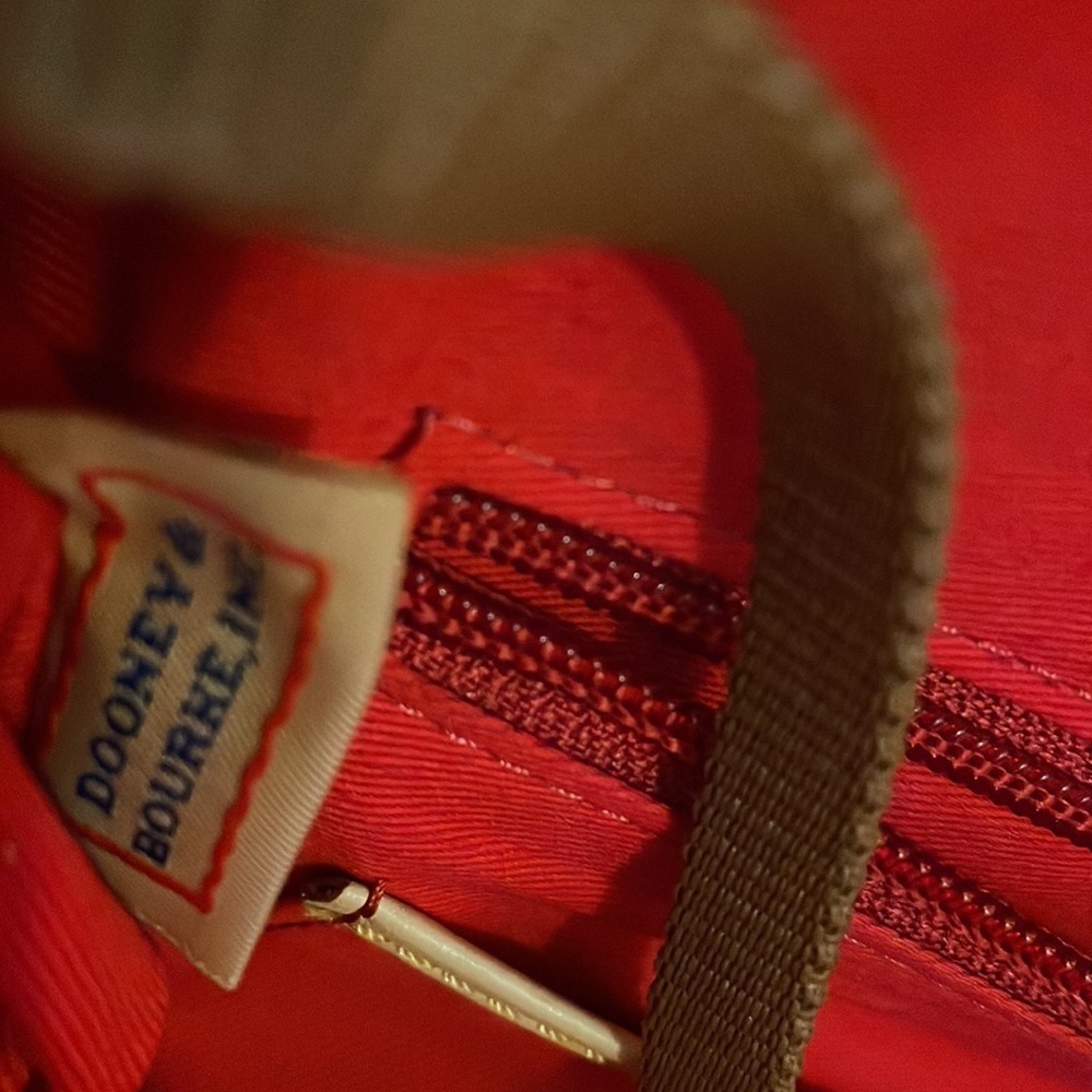 Dooney & Bourke hand bag - Picture 9 of 9